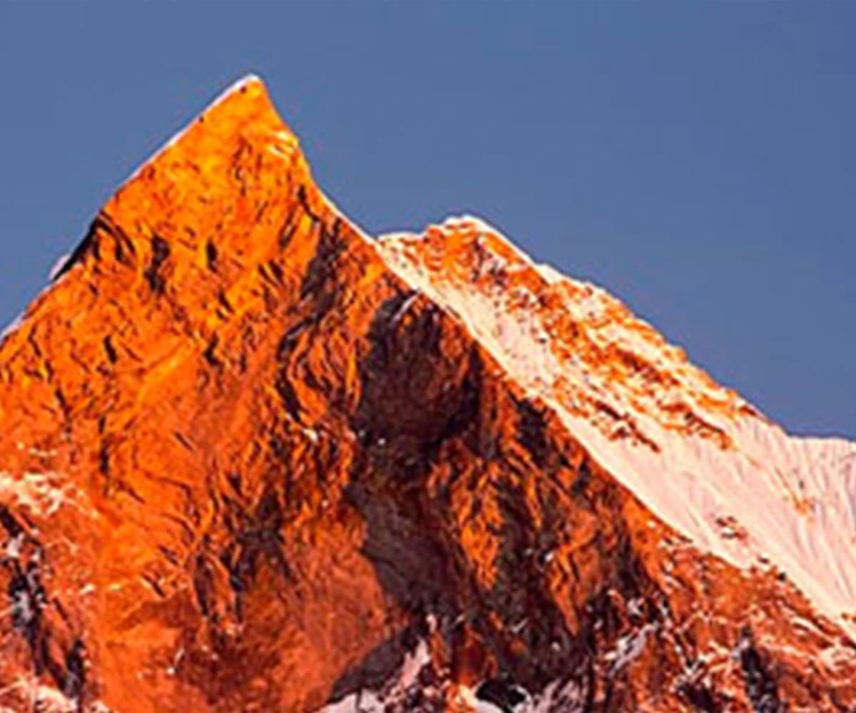 Amphu Labtsa Pass Trek - 18 days