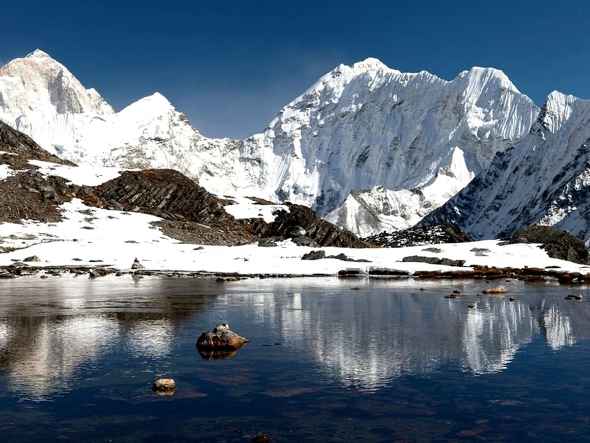 Makalu Base Camp Trek - 22 Days