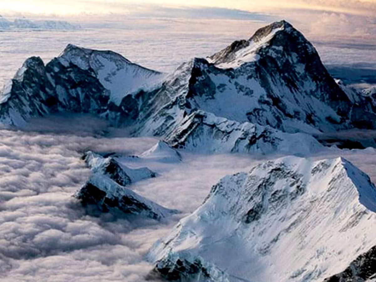 Makalu Base Camp Trek - 22 Days