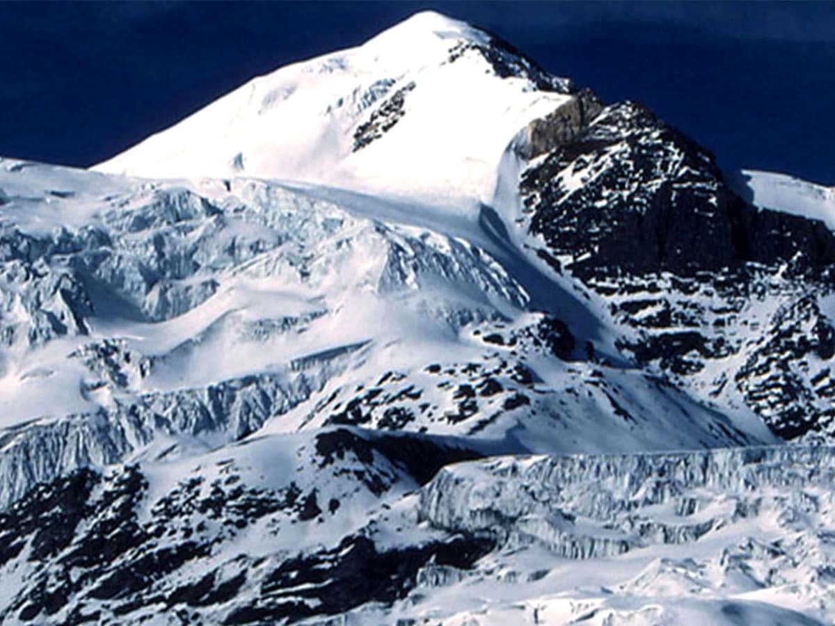 Pisang Peak Climbing - 17 Days