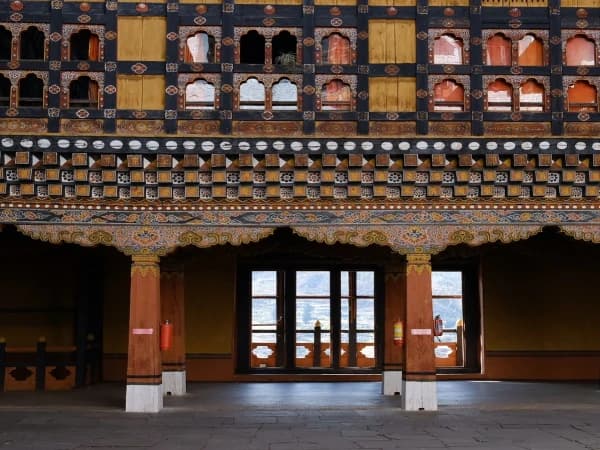 469226042 18468796633024900 9096136006414492691 N