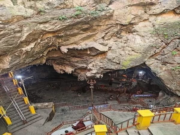 Halesi/maratika cave